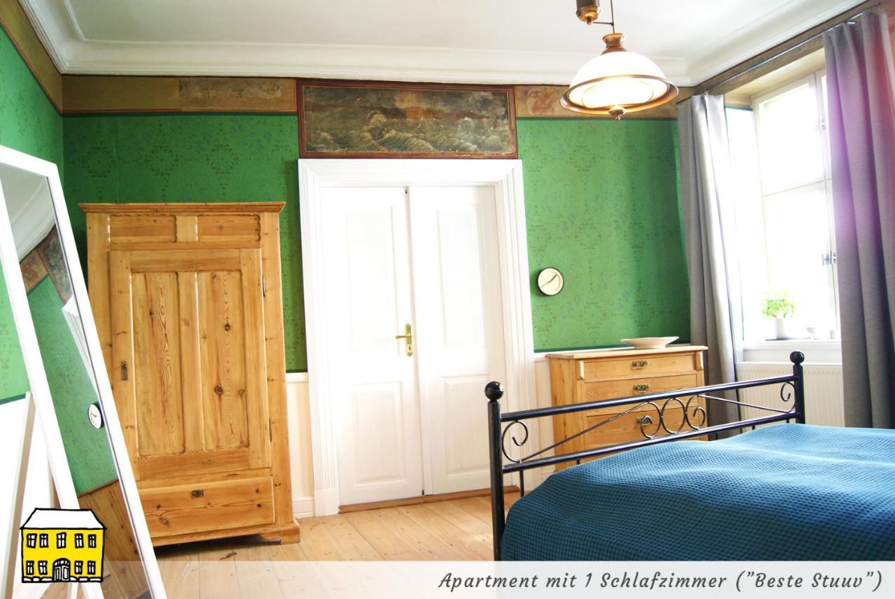 Das Gelbe Haus - Drei Besondere Ferienwohnungen Фленсбург Экстерьер фото