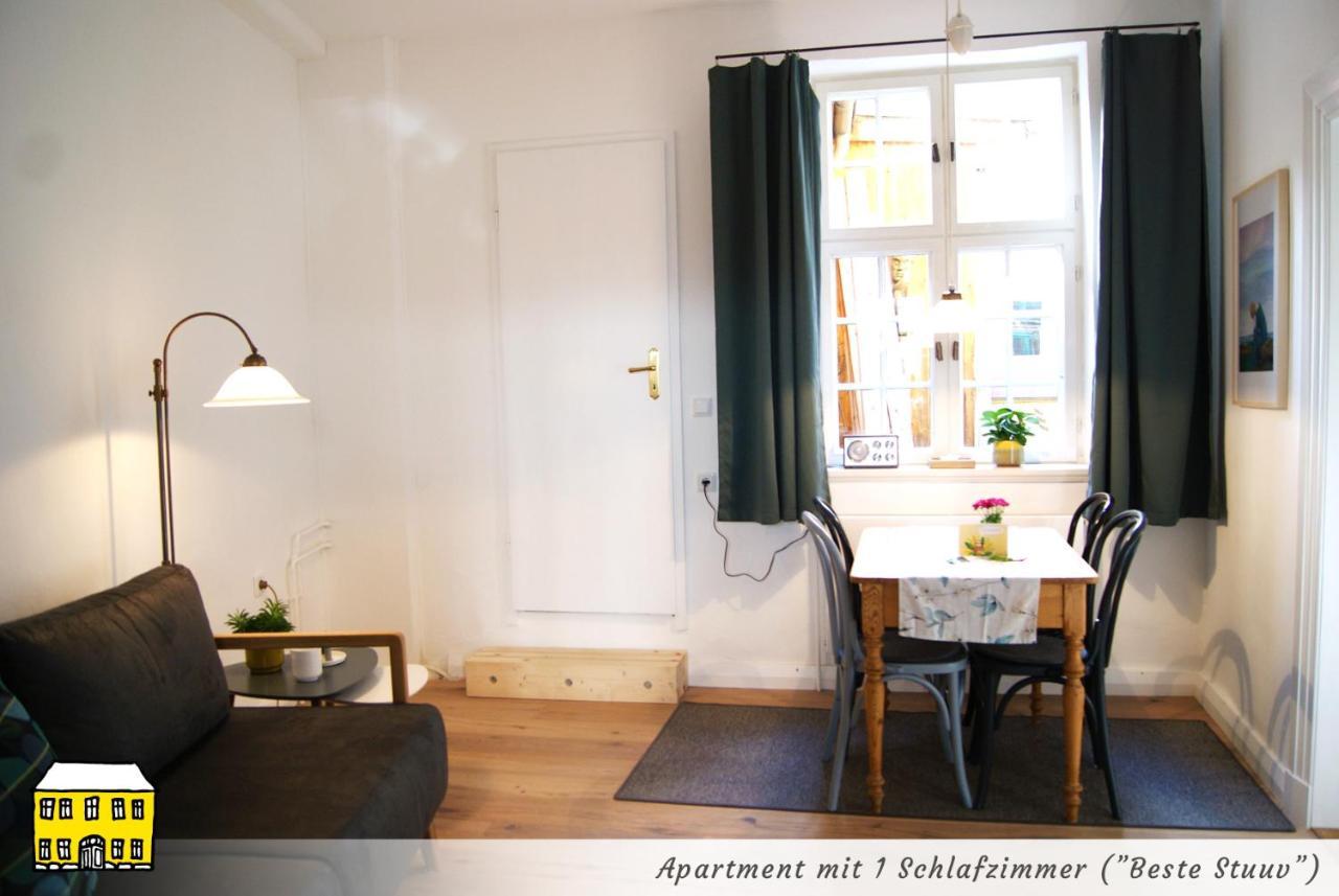 Das Gelbe Haus - Drei Besondere Ferienwohnungen Фленсбург Экстерьер фото