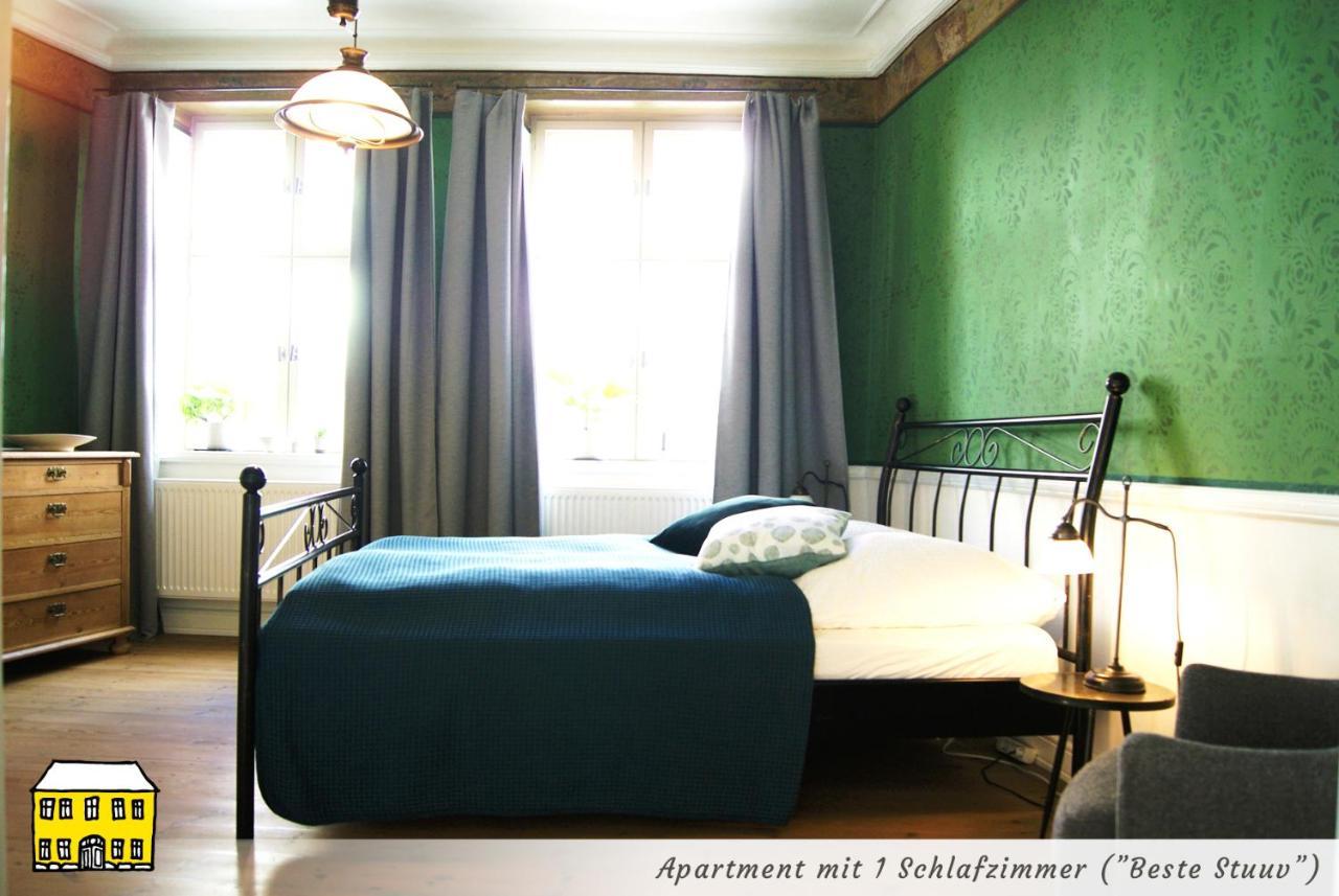 Das Gelbe Haus - Drei Besondere Ferienwohnungen Фленсбург Экстерьер фото