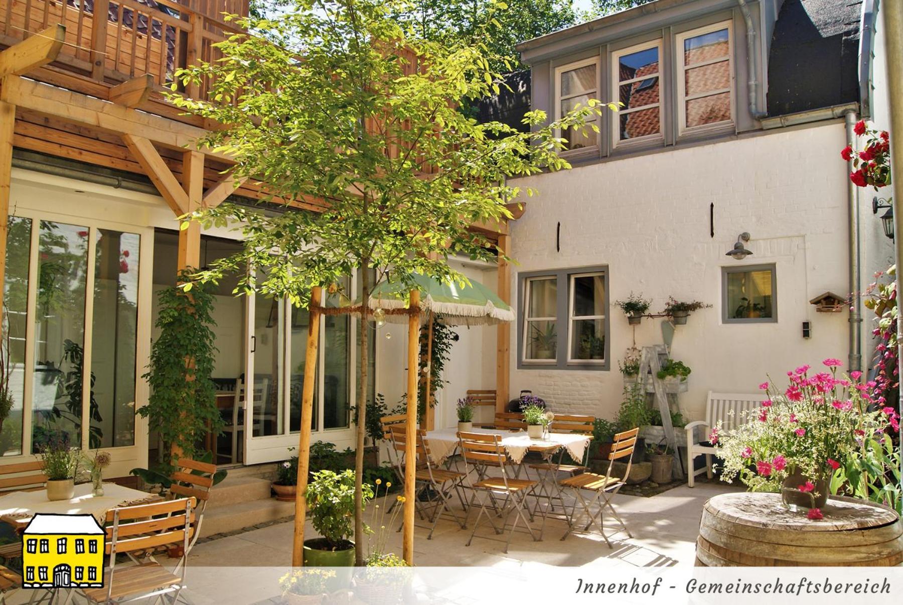Das Gelbe Haus - Drei Besondere Ferienwohnungen Фленсбург Экстерьер фото